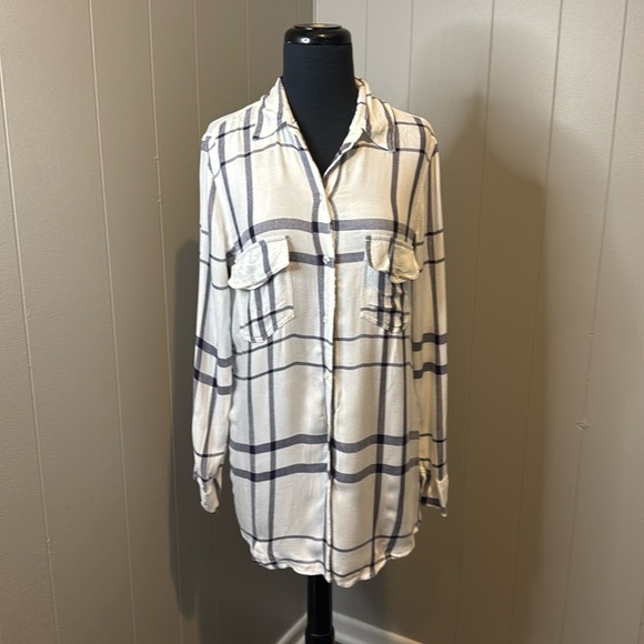 Cupcakes and Cashmere Women’s Extra Small Plaid Cadual Button Down Long Shirt - Picture 1 of 7